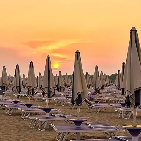 Hotel With Private Garden In A Good Location Bibione