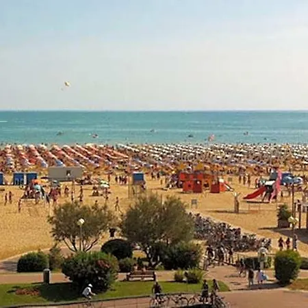 With Private Garden In A Good Location 3* Bibione