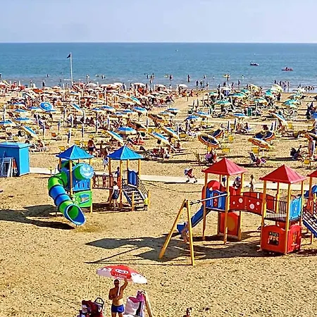 Hotel With Private Garden In A Good Location Bibione