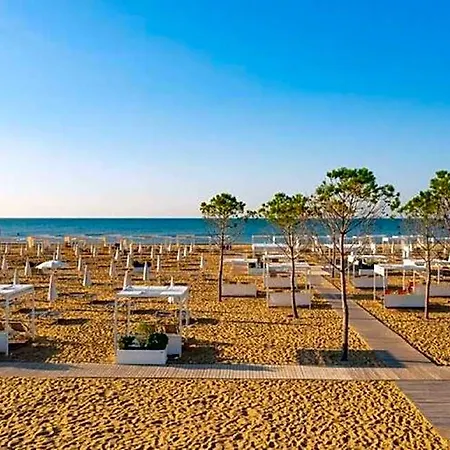 Hotel With Private Garden In A Good Location 3*
