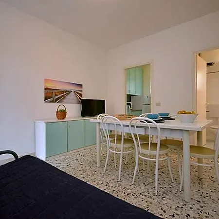 Hotel With Private Garden In A Good Location Bibione